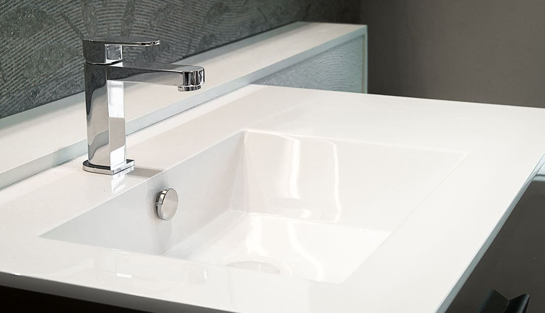 Deodorizes Drains
