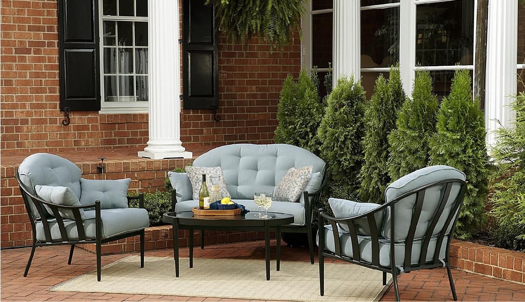 Cleans Lawn Furniture