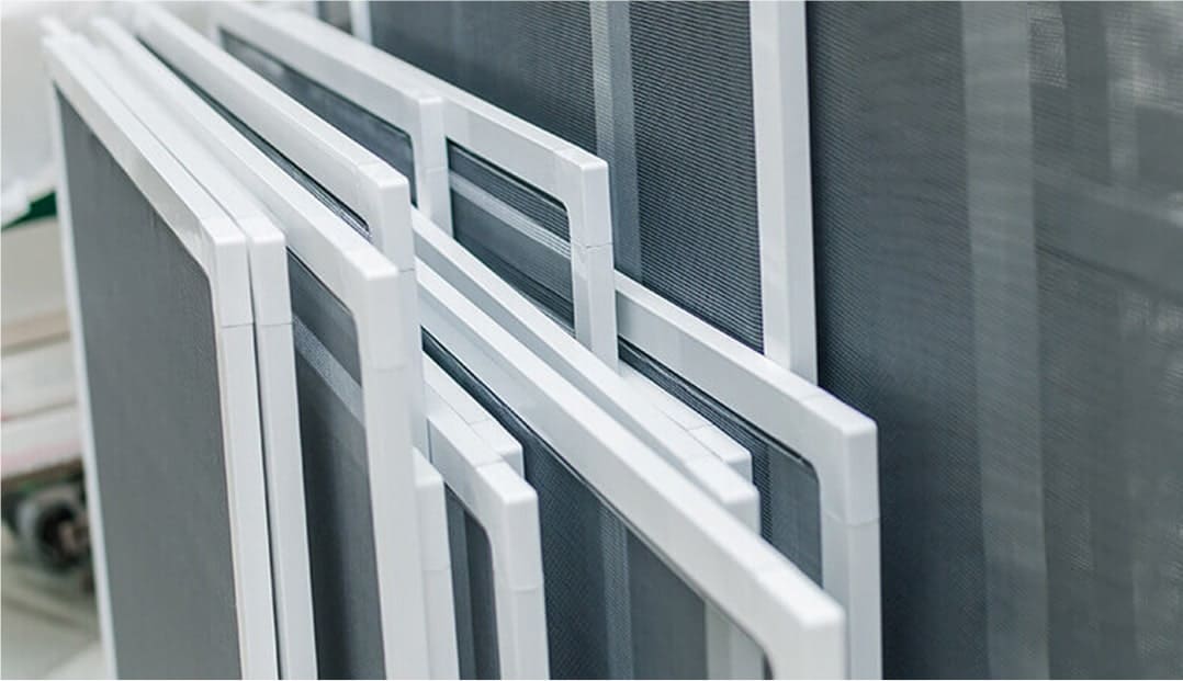 Cleans Doors and Windows Screen
