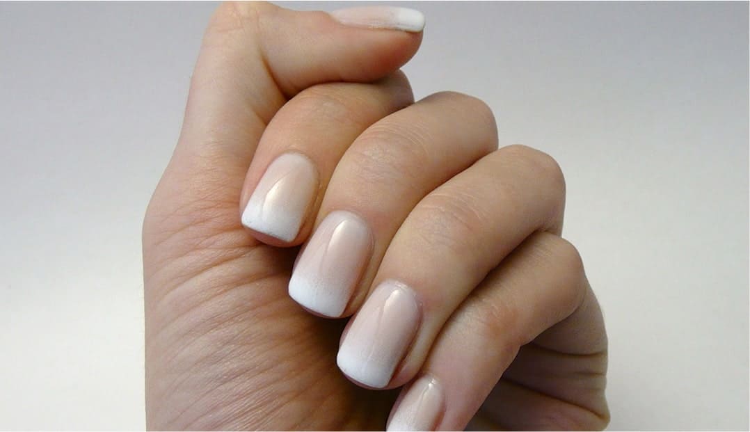 Brightening Manicure
